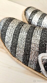 Nové espadrilky strieborno-čierne - 10