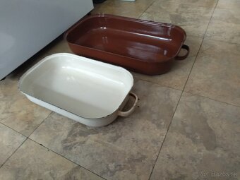 Predám zvieracie vankúše, kôš, pomôcky do kuchyne . 3 eur ku - 10