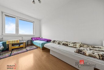 REZERVOVANÉ - 3 izbový byt po rekonštrukcii, Ľubovnianska ul - 10