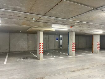 Kancelarsky-obchod. priestor s predzahradkou a VIP parkingom - 10