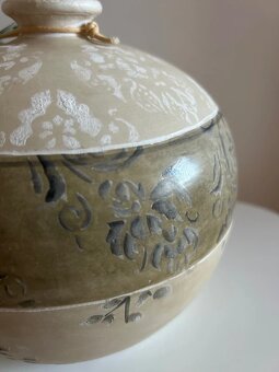 Guľatá keramická váza - 10