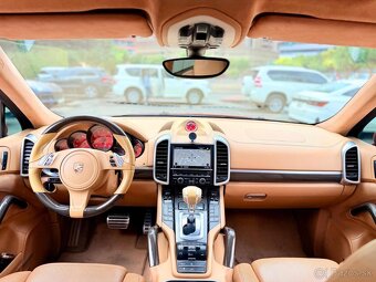 Porsche Cayenne GTS 2013 - 10