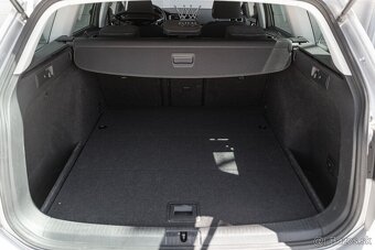 Volkswagen Golf Variant 2.0 TDI Highline ACC DPH - 10