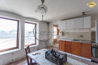 NA PREDAJ starší 3-izbový rodinný dom v Lábe - pôvodný stav - 10