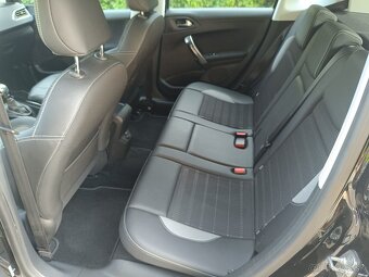 Peugeot 2008 1.2i 96 kW PureTech Allure 96 kW 6°M, r.v. 2016 - 10