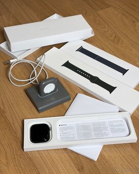 Apple Watch Series 10 46 mm Jet Black + extra náramok zdarma - 10