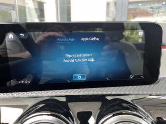 Mercedes-Benz A 180 sedan - 10