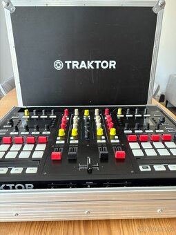Native Instruments Traktor Kontrol S8 MK2 DJ kontroler - 10