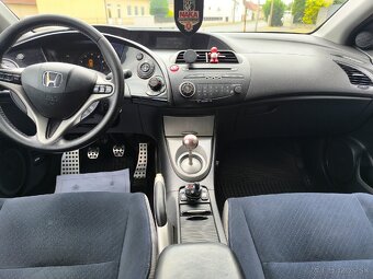 Honda Civic 8g 1.8 V-tec - 10