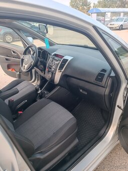 Kia Venga 1.4 benzín - 10