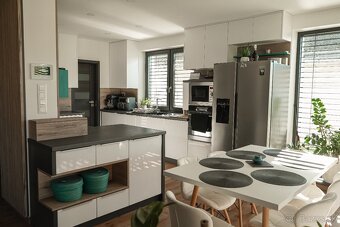Nový 6 izbový dom, 240m2, Vlčany, Šaľa - 10