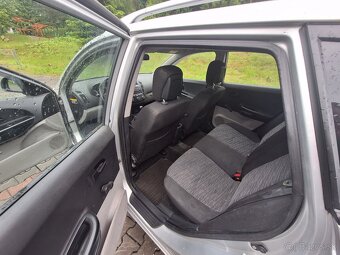 Kia Ceed combi 1.4 benzin 77 kw rok 5/2008 180000 km - 10