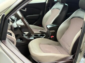 Hyundai ix35 Hnedy interier (polokoza) - 10