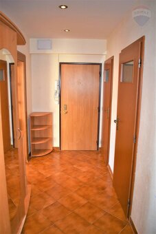 Prenájom 3 izbový byt Nitra Baničova - 10