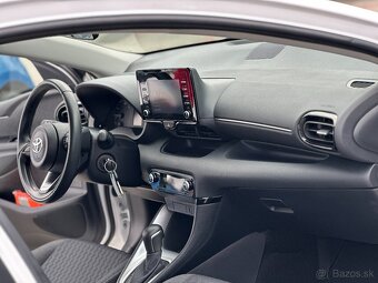 Toyota Yaris Hybrid 1.5 VVT-i Style 30 tisic km - 10