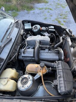 BMW e30 324d chromak - 10
