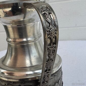 Pěkný cínový džbánek s vesnickými motivy - 10