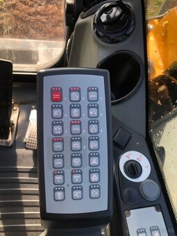 Kolesové rypadlo Liebherr A910 Compact - 10