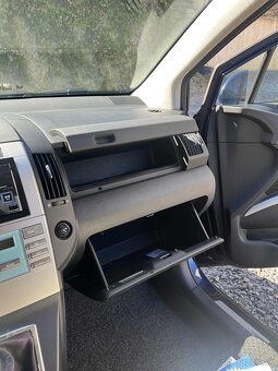 Toyota Corolla Verso - 10