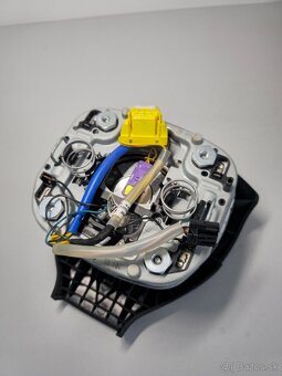 GTI kožený multifunkčný volant s radením F1 - 10