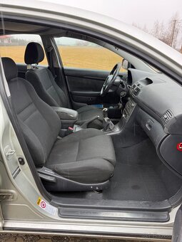 Toyota Avensis 2.0 D-4D - 10