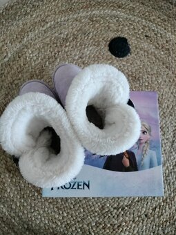 FROZEN_Fialové čižmy_Ako nové_Veľkosť 26 - 10