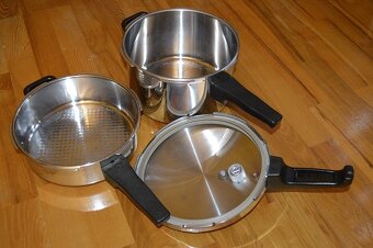 predam KELOMAT tlakovy hrniec, priemer 22cm, objem 2,7 l a 5 - 10