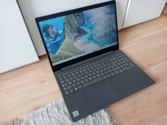 predám Lenovo V15-IIL / Intel core i5 / 20gb ram / WIN 11 - 10