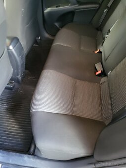 Toyota avensis t27 sedan - 10
