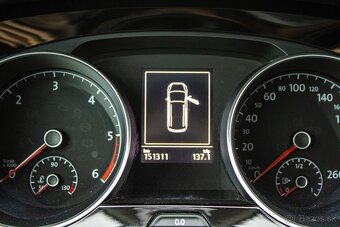 Volkswagen Touran 2.0 TDI Edition Comfortline - 10