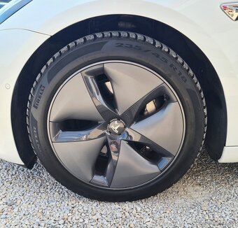 TESLA MODEL 3 LONG RANGE AWD - 10
