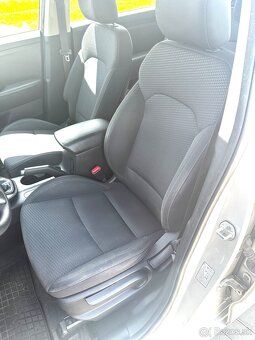 KIA Carens - 10