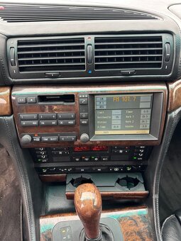 Rozpredam bmw e38 750i - 10