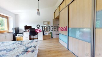 Exkluzívne bývanie obklopené zeleňou – rodinný dom s 1517 m2 - 10