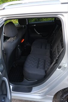 Honda Accord Tourer 2.0 iV-TEC 114kW rok 2004 - 10