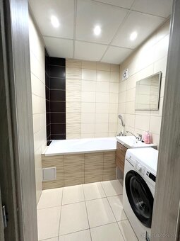 Zariadený 3-izbový byt s klimatizáciou a balkónom - 10