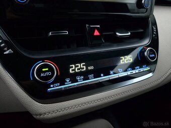 Toyota Corolla 1.6 VVTi Comfort+Style+Tech - 10