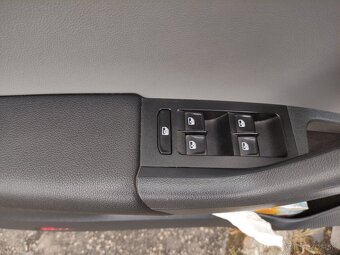 Predám auto Škoda Octavia Combi III 1,6TDI, 81kw, ťažné - 10