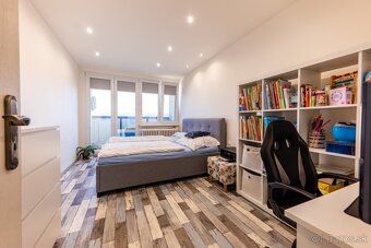 3-izb. zrekonštr. byt s 3 balkónmi, NMn/V - SNP - 10