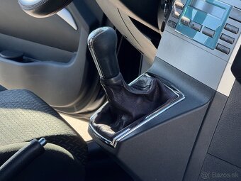 Corolla Verso - 10
