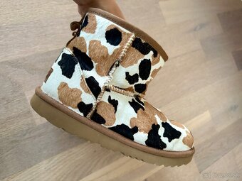 Dámske UGG snehule Classic Cow veľkosť 36 - 10