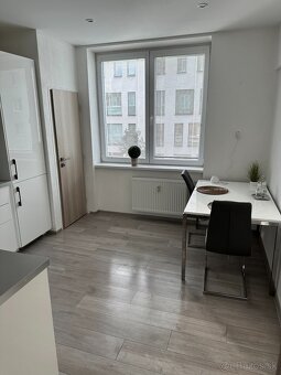 3-izbový klimatizovaný byt v centre Bratislavy - 10