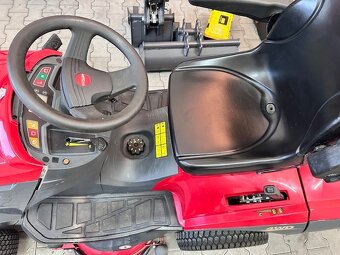 Traktorová kosačka Castel Garden XHTY 240 4WD - 10