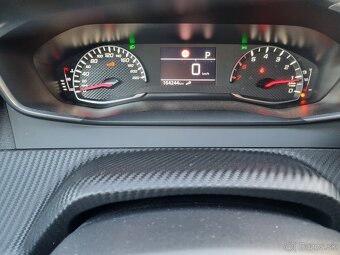 Peugeot 2008 1.5 diesel automat - 10