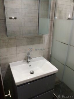 Na prenájom zrekonštruovaný 2-izb. byt - 49 m² vo Vranove n. - 10