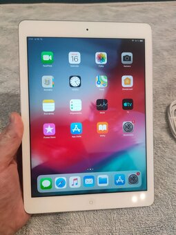 Apple iPad Air 32GB - 10