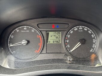 Skoda Fabia 1.2 - 88tis KM - 10