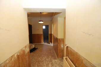 Z N Í Ž E N Á C E N A 5 izbový rodinný dom - 10