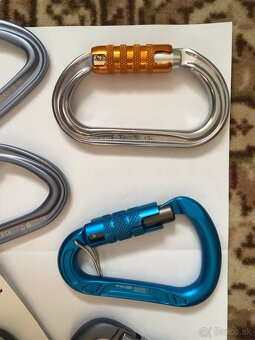 Karabíny karabínky 3 x triple-lock, 2 x screw-lock, nové - 10