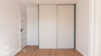 KOMPLETNÁ REKO. - tehlový 2i 57m2 + balkón - Nová Dubnica - 10